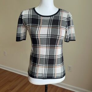 Ann Taylor Black and White Fitted Short Sleeve Tee Sz XS